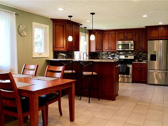2nd image of 2040 Green Acres Dr