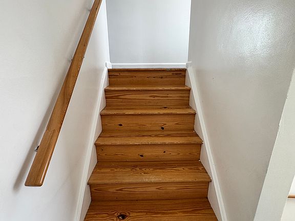2nd image of 16237 95th St Floor 2
