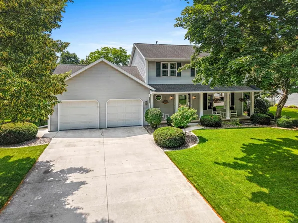 2842 Mayflower Rd, Green Bay, WI 54311