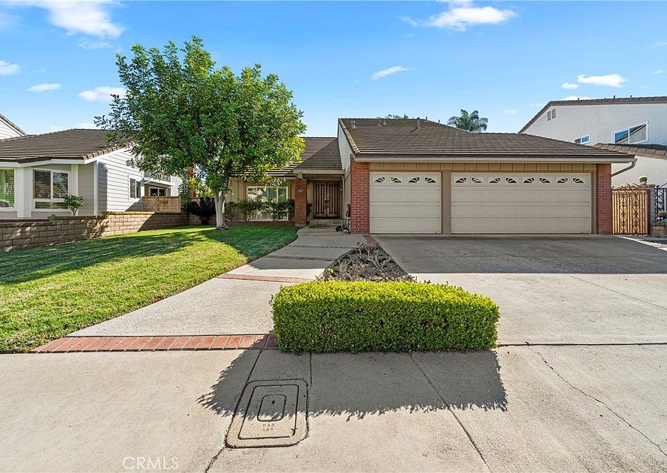 1st image of 846 Mooncrest Cir