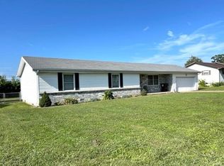 1033 Troutman Dr, Lebanon, MO 65536