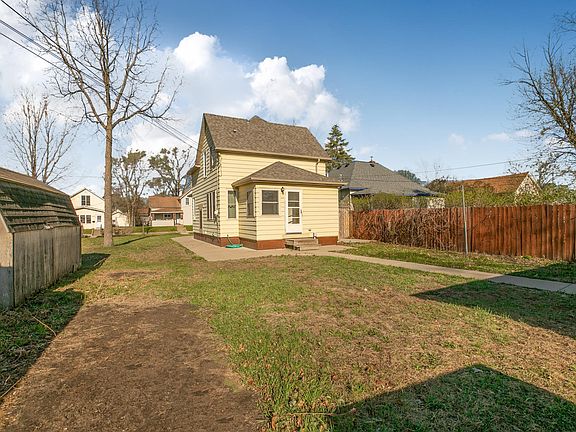4th image of 426 20th Ave N