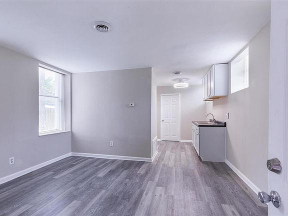 5th image of 2732 S Jefferson Ave