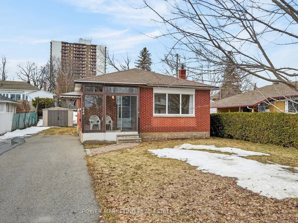 944 Eve St, Ottawa, ON K1K 3R4