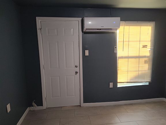 4th image of 250 Springfield Ave #250