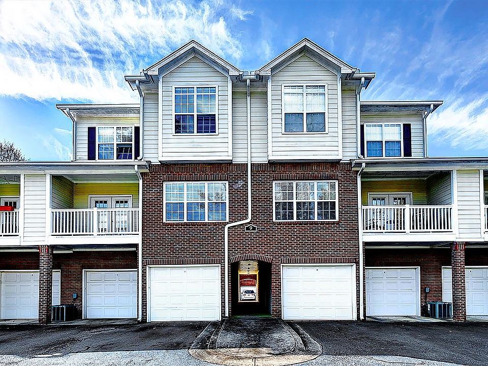 1st image of 906 Spring Heights Ln SE