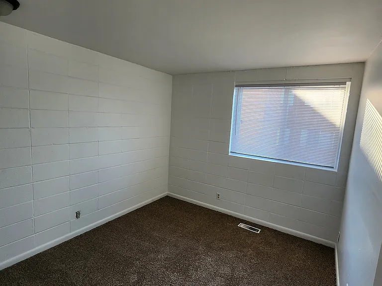 Campus View Apartments — Photo 52