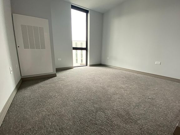 4th image of 2228 N Elston Ave #710
