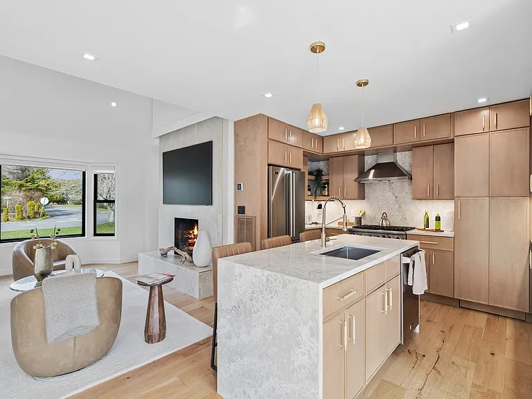 10 William Way — Photo 13