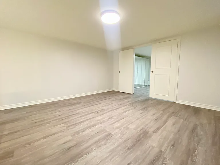 589 Annette St #BASEMENT — Photo 13
