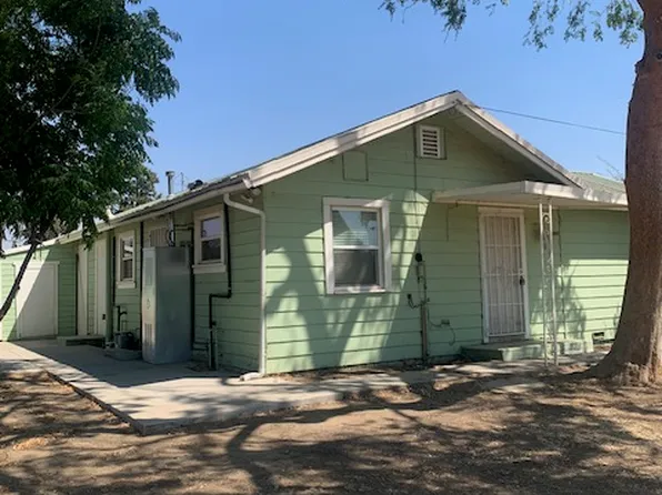 1857 S Rainbow Ave, Sanger, CA 93657