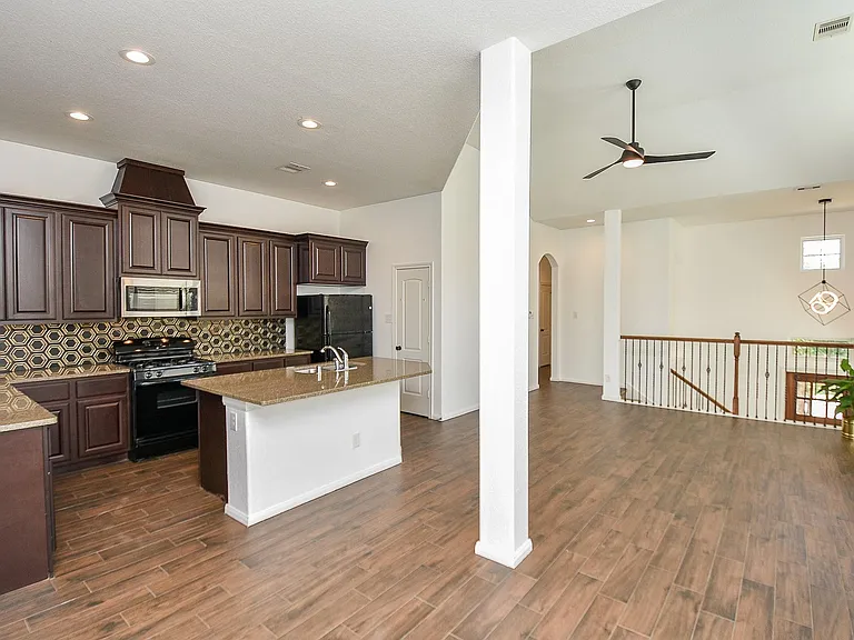 18 Cheswood Manor Dr — Photo 20