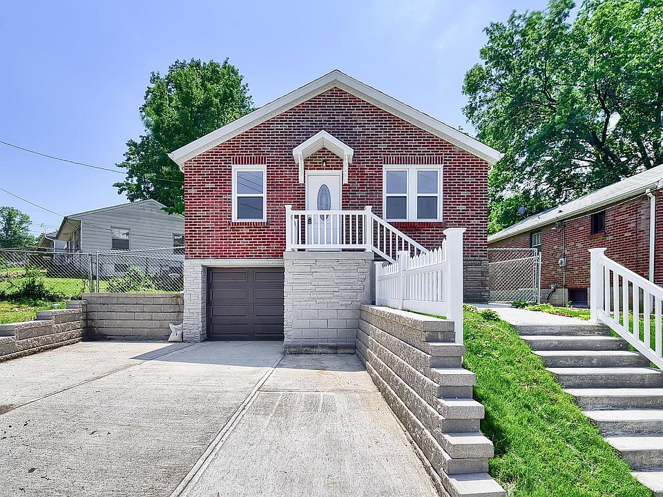 1st image of 302 S Bayless Ave