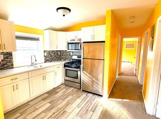 25715 148th Ave, Rosedale, NY 11422