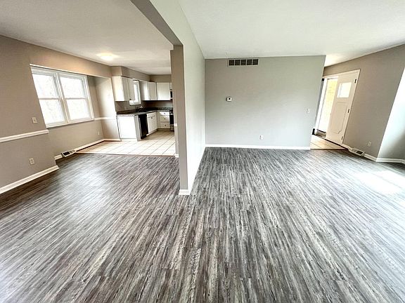 3rd image of 1000 Marcie Ln