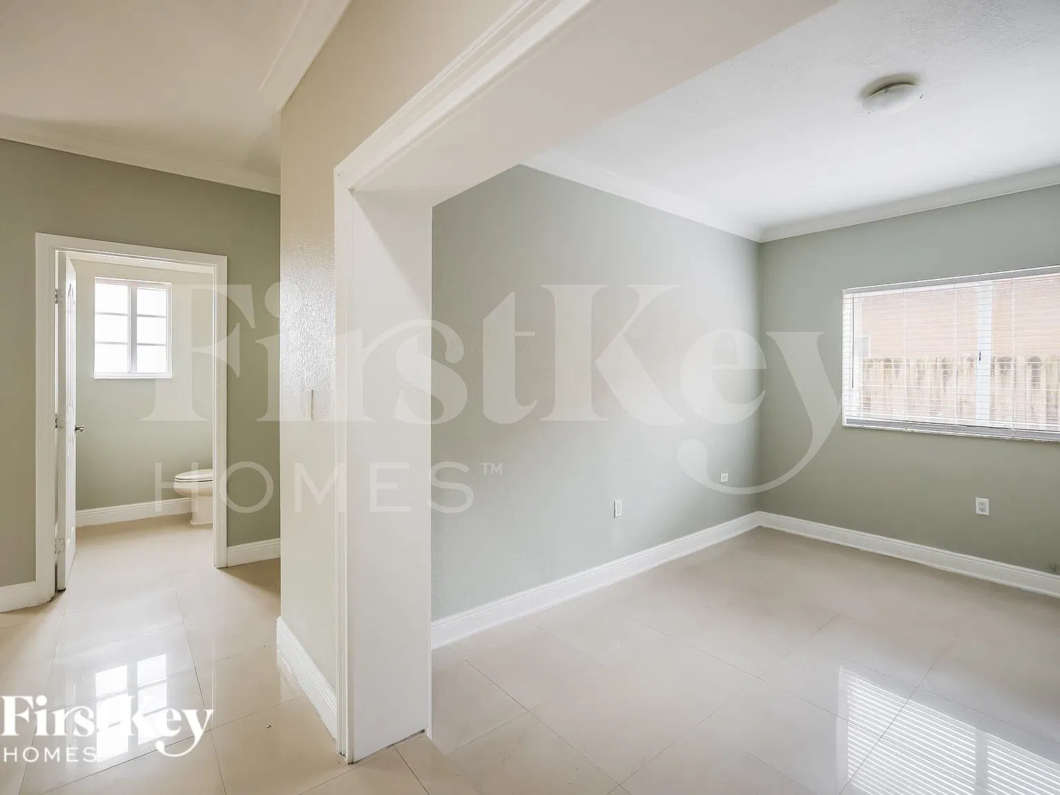 5 bed, 3.0 bath, 2920 sqft, $4,085 — Photo 3