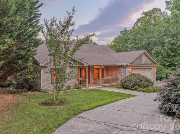 5 Kari Cir, Candler, NC 28715