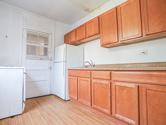 4th image of 4247 N Francisco Ave #1A