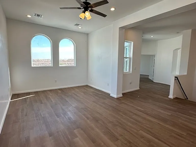 5022 S 35th Ave — Photo 14