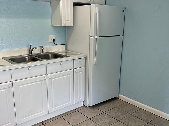 5th image of 424 Daytona St APT 2