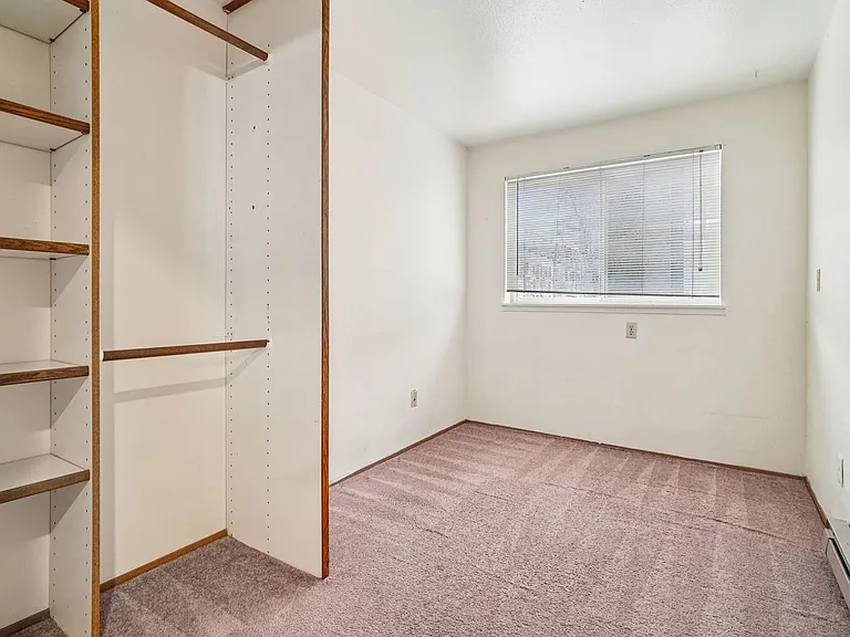 Adams Court Apartments — Photo 84