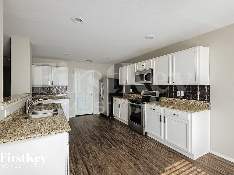 4516 Mountain Oak St — Photo 5