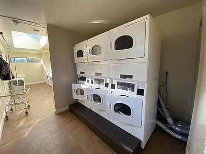 3rd image of 1919 Alameda De Las Pulgas APT 112