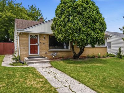 3949 N 77th STREET, Milwaukee, WI, 53222