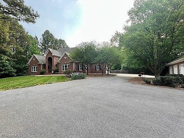 2nd image of 1020 Weatherford Trl