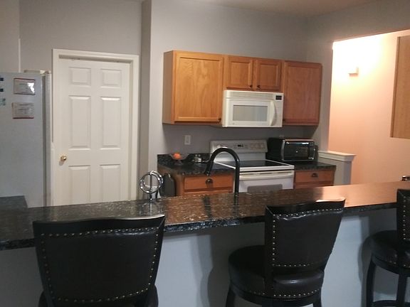 5th image of 16369 Chatham Dr
