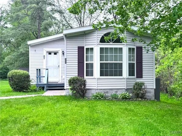 122 Country Rd, Utica, NY 13502