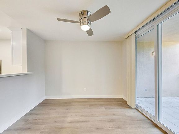 4th image of 725 Cowper St APT 31