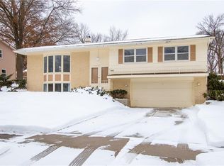 2924 Willowmere Dr, Des Moines, IA 50321