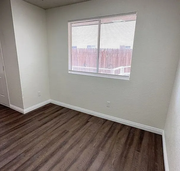 16221 Apple Valley Rd — Photo 36