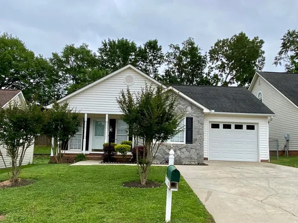 105 Chris Ln, Boiling Springs, SC 29316