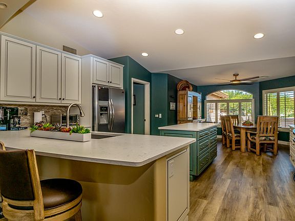 3rd image of 62229 E Redwood Dr
