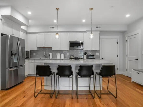 874 South St #2, Roslindale, MA 02131