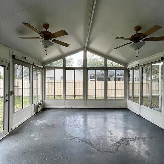 9318 Heritage Oak Ct — Photo 17