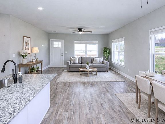 3rd image of 920 Snyder Springs Loop