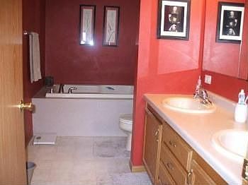 5th image of 118 N Birch Cir
