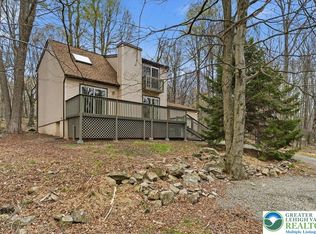 2231 Overlook Dr, Tobyhanna, PA 18466