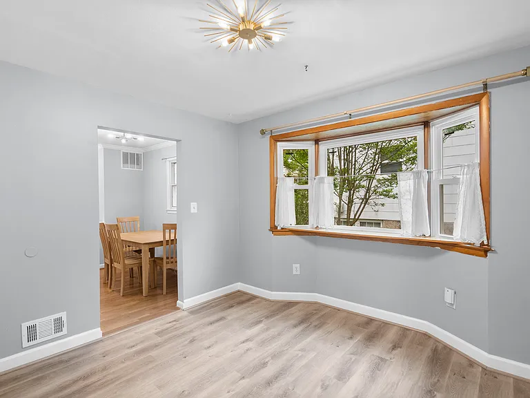308 Clagett Dr — Photo 6