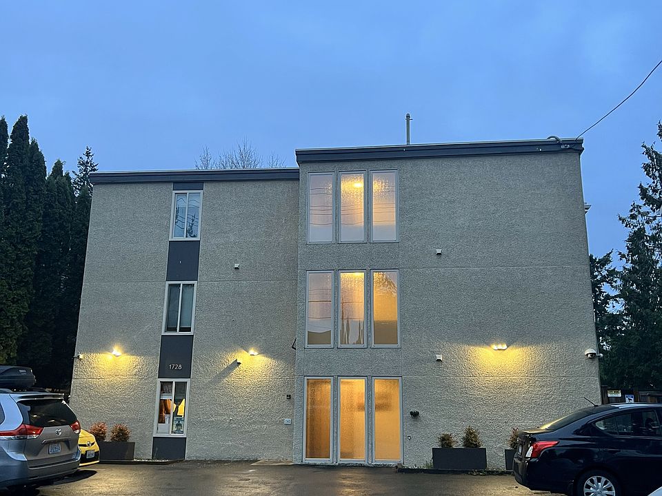 1st image of 1728 NE 145th St #303