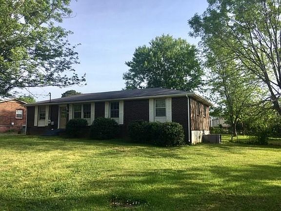 5th image of 110 Mohican Pl