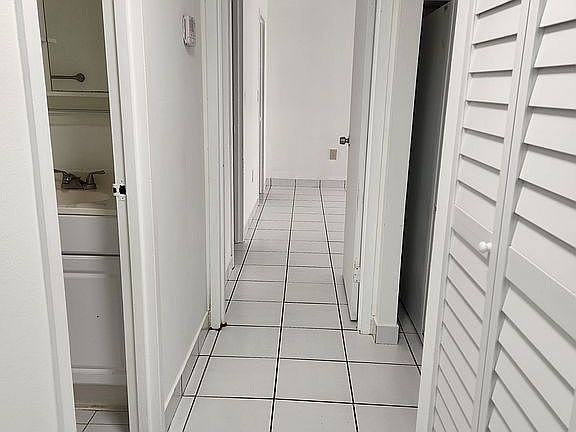 5th image of 17560 Atlantic Blvd