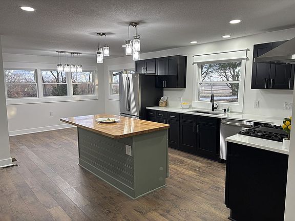 2nd image of 10001 SW State Route Z