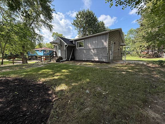 3rd image of 9470 Peck Rd