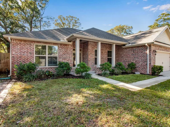 377 Iowa St, Valparaiso, FL 32580