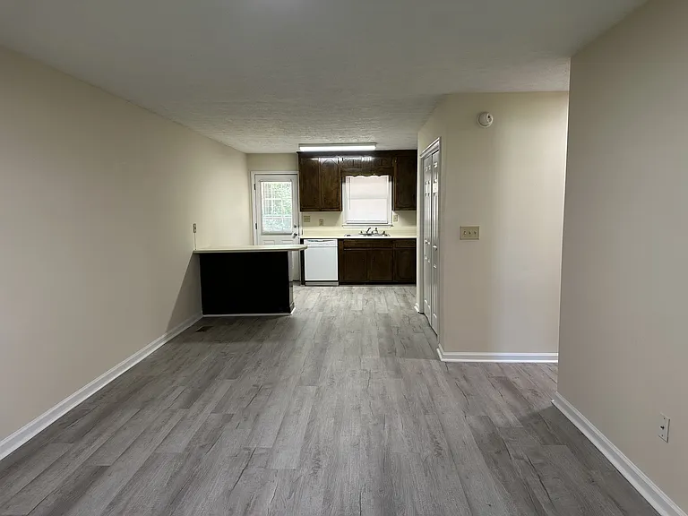 1925 Karen Cir #B — Photo 3