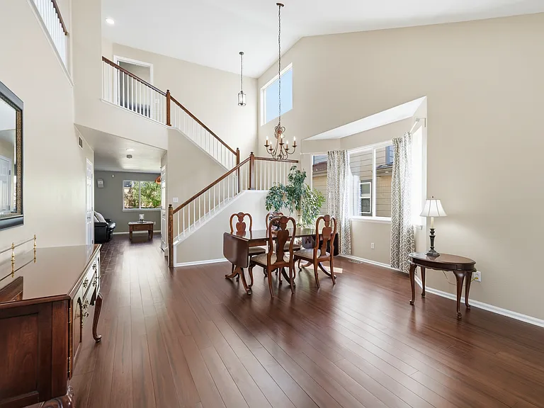 4579 Laurelglen Ln — Photo 16